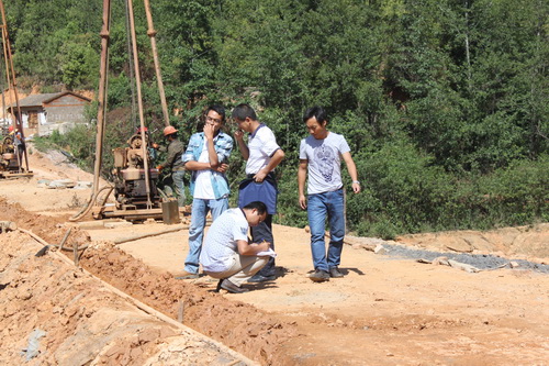 安寧市水務(wù)局到我司水工部監(jiān)理的八街四水庫視察