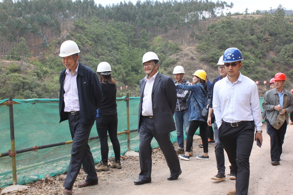 昆明市水務(wù)系統(tǒng)2017年度安全生產(chǎn)學(xué)習(xí)團隊到我司監(jiān)理的小營水庫擴建項目參觀