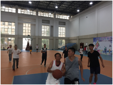 320國(guó)道提升工程項(xiàng)目部工會(huì)組織籃球聯(lián)誼賽
