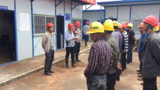 云南工藝美術(shù)學(xué)校新校區(qū)建設(shè)項(xiàng)目二標(biāo)段開展“安全月”啟動(dòng)儀式