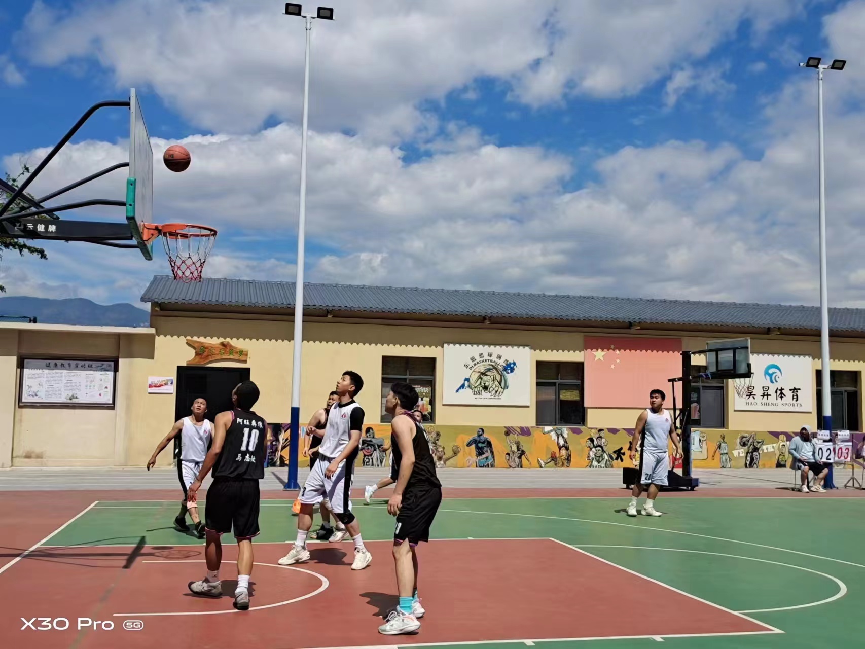 以籃球之名 展盛翔風采 ——盛翔籃球隊參與東川第一屆“園區(qū)杯”籃球爭霸賽運動會