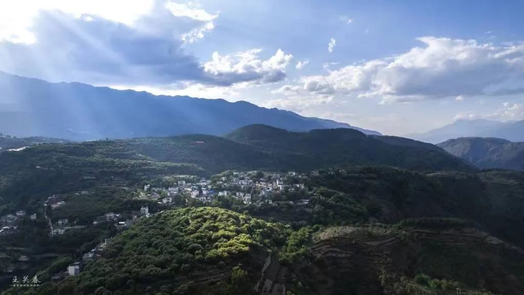 東川區(qū):長(zhǎng)嶺子村“三個(gè)轉(zhuǎn)變”譜寫(xiě)民族團(tuán)結(jié)進(jìn)步新篇章