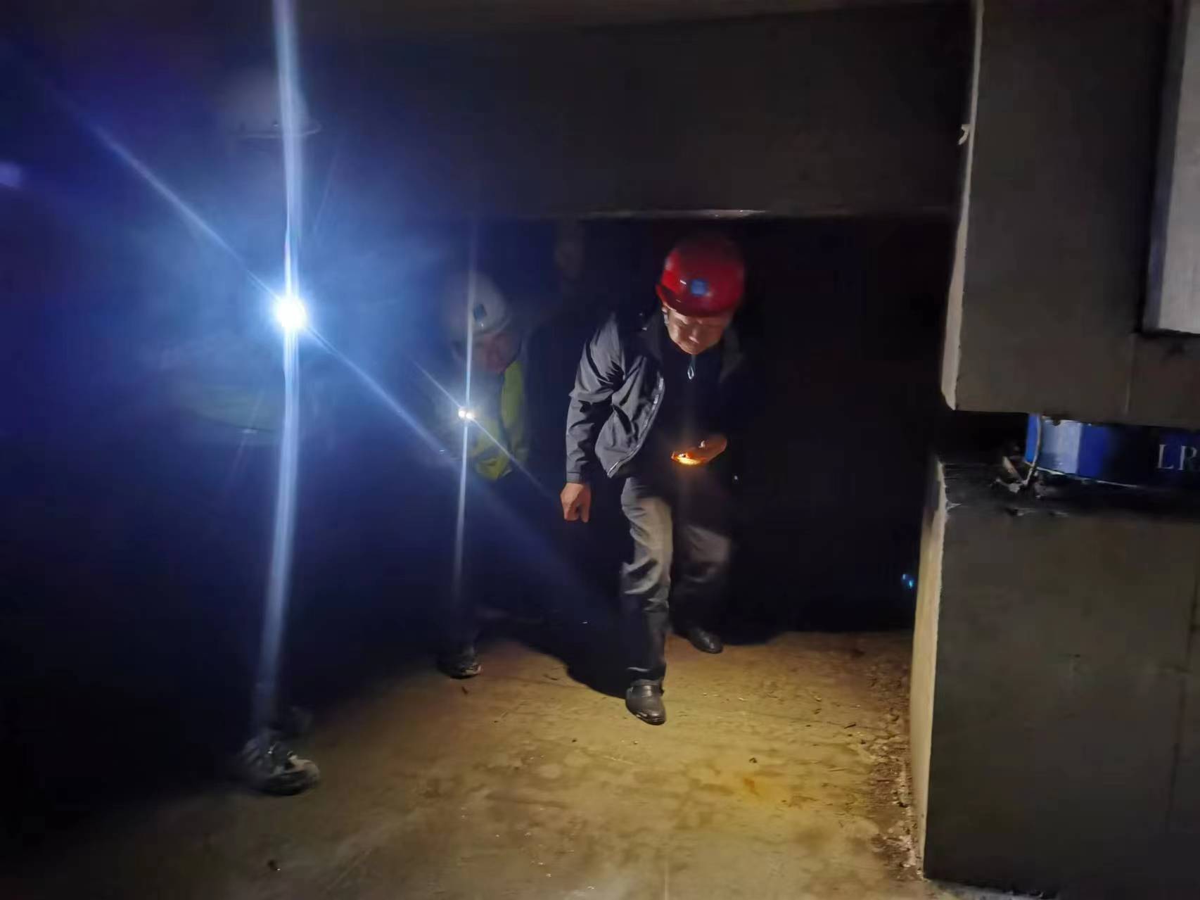 安寧市官廂街更新改造工程項目（南地塊） 地基與基礎(chǔ)分部工程及幼兒園減隔震專項驗收